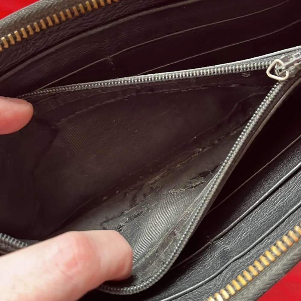 Vintage Gucci Guccissima black leather monogram zip wallet, zipper pulls missing - Picture 5 of 6